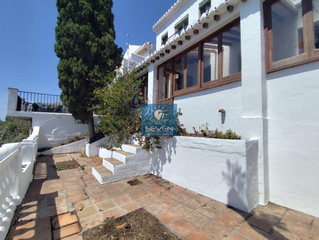 Chalet for Sale in Almuñécar