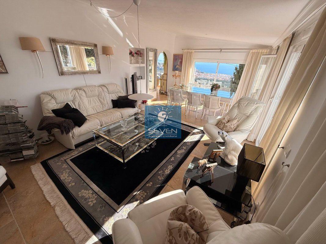 Chalet for Sale in Almuñécar