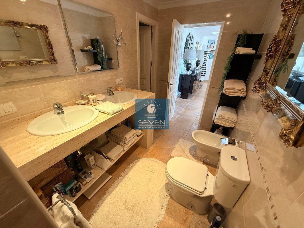 Chalet for Sale in Almuñécar