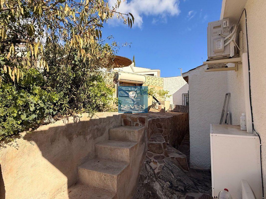 Chalet for Sale in Almuñécar
