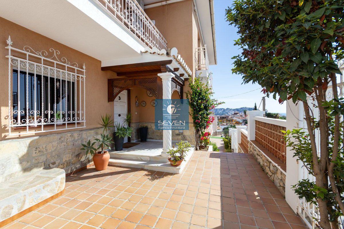 Chalet for Sale in Almuñécar