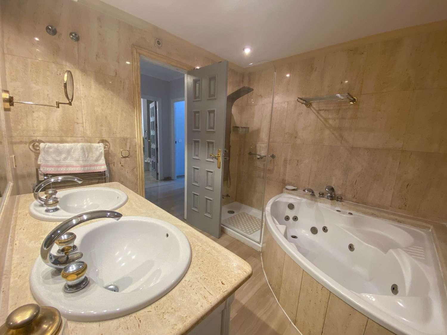 Duplex for Sale in Fuengirola