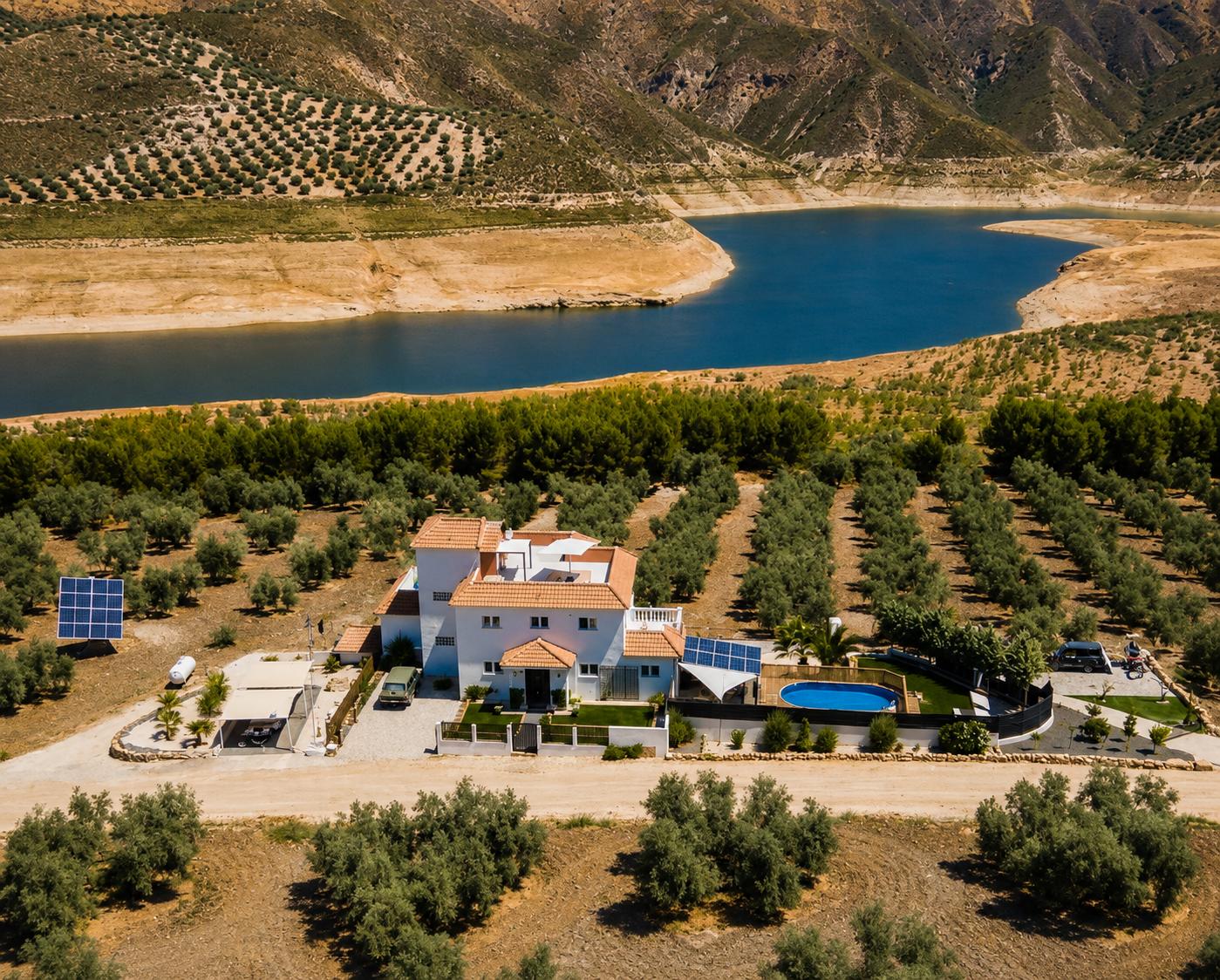 Casa en Venta en Iznájar