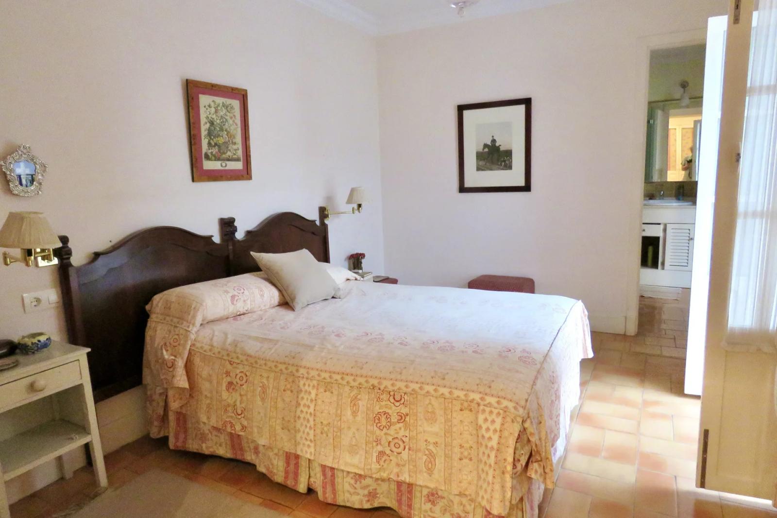 House for Sale in Osuna