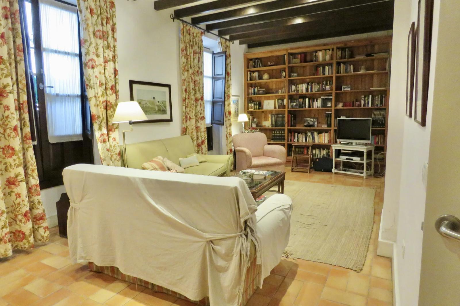 House for Sale in Osuna