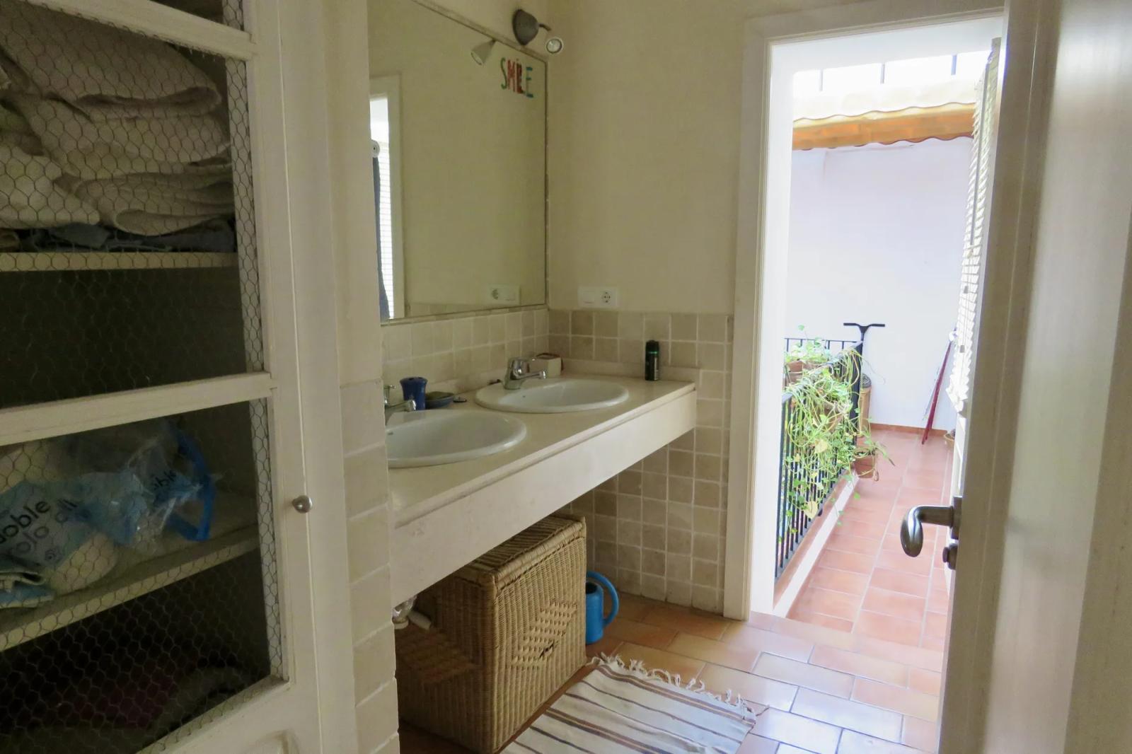 House for Sale in Osuna