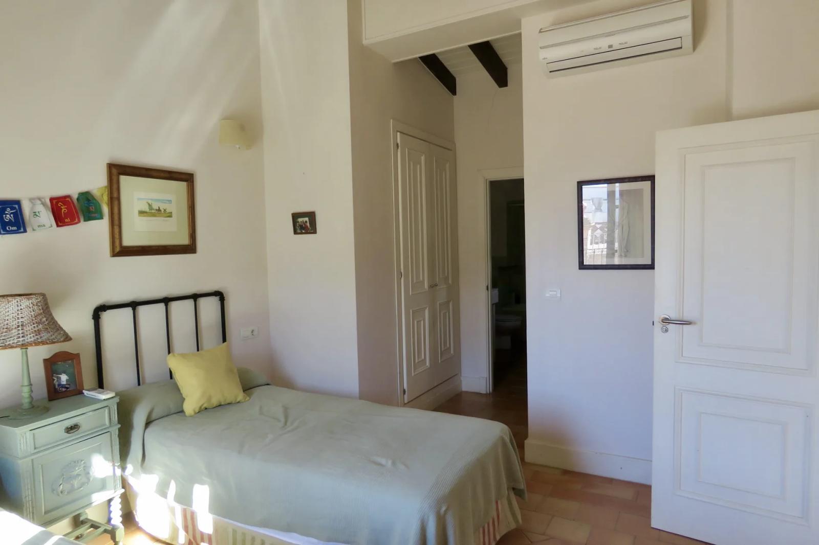 House for Sale in Osuna
