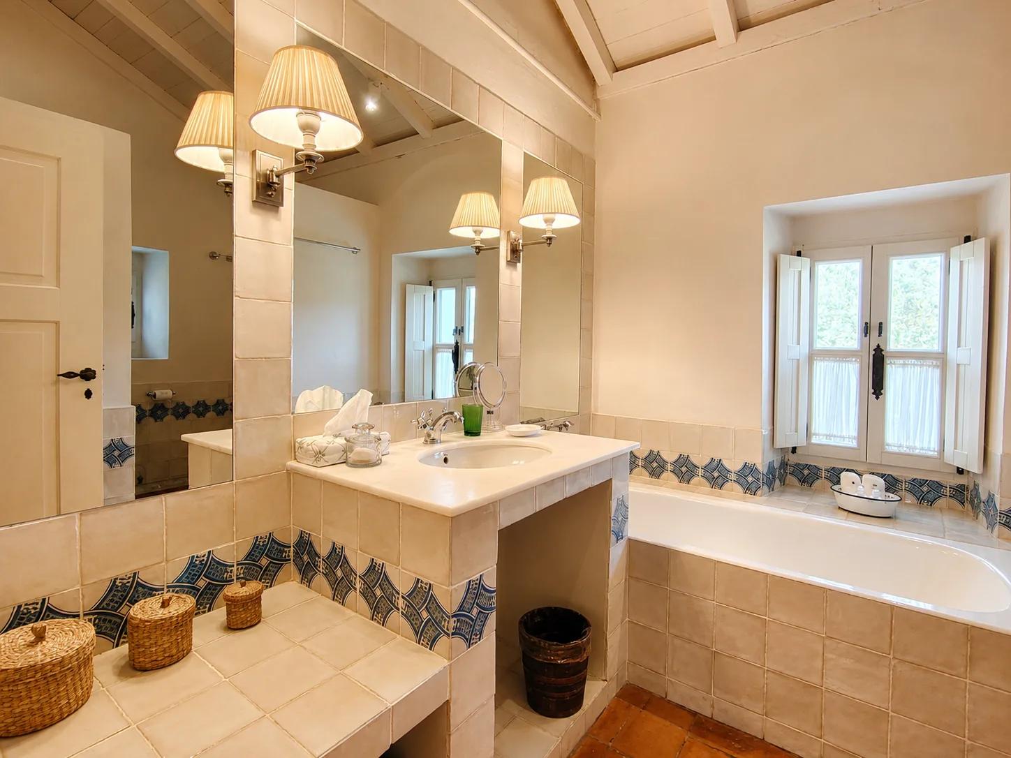 House for Sale in Cortes de la Frontera