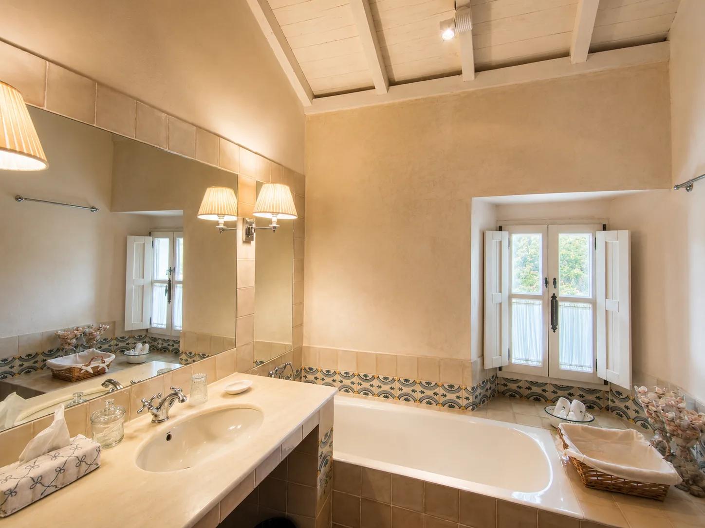 House for Sale in Cortes de la Frontera