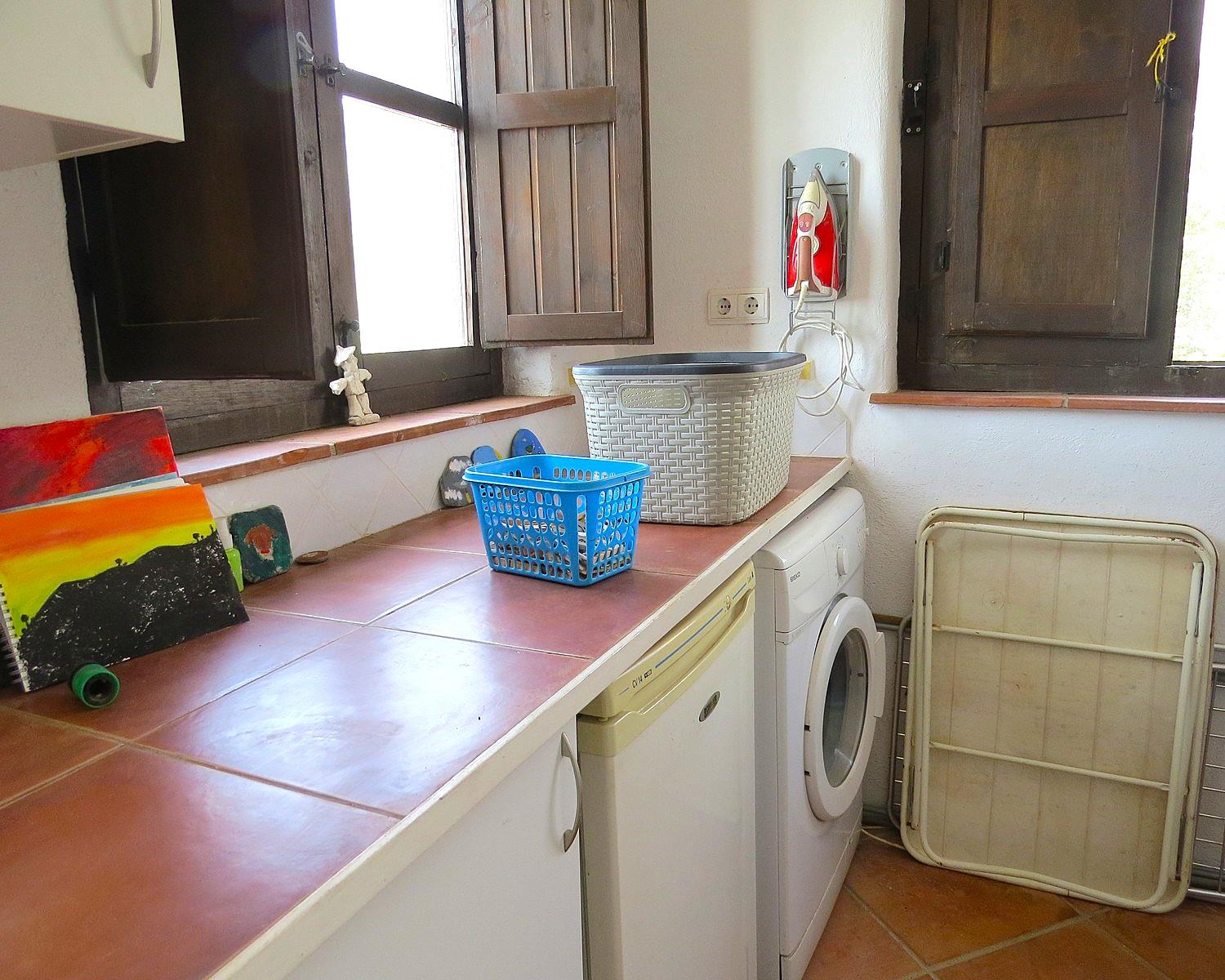 House for Sale in Cádiar