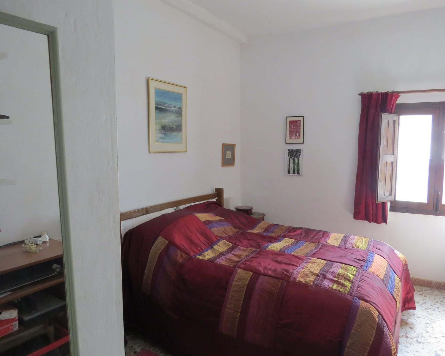 House for Sale in Cádiar
