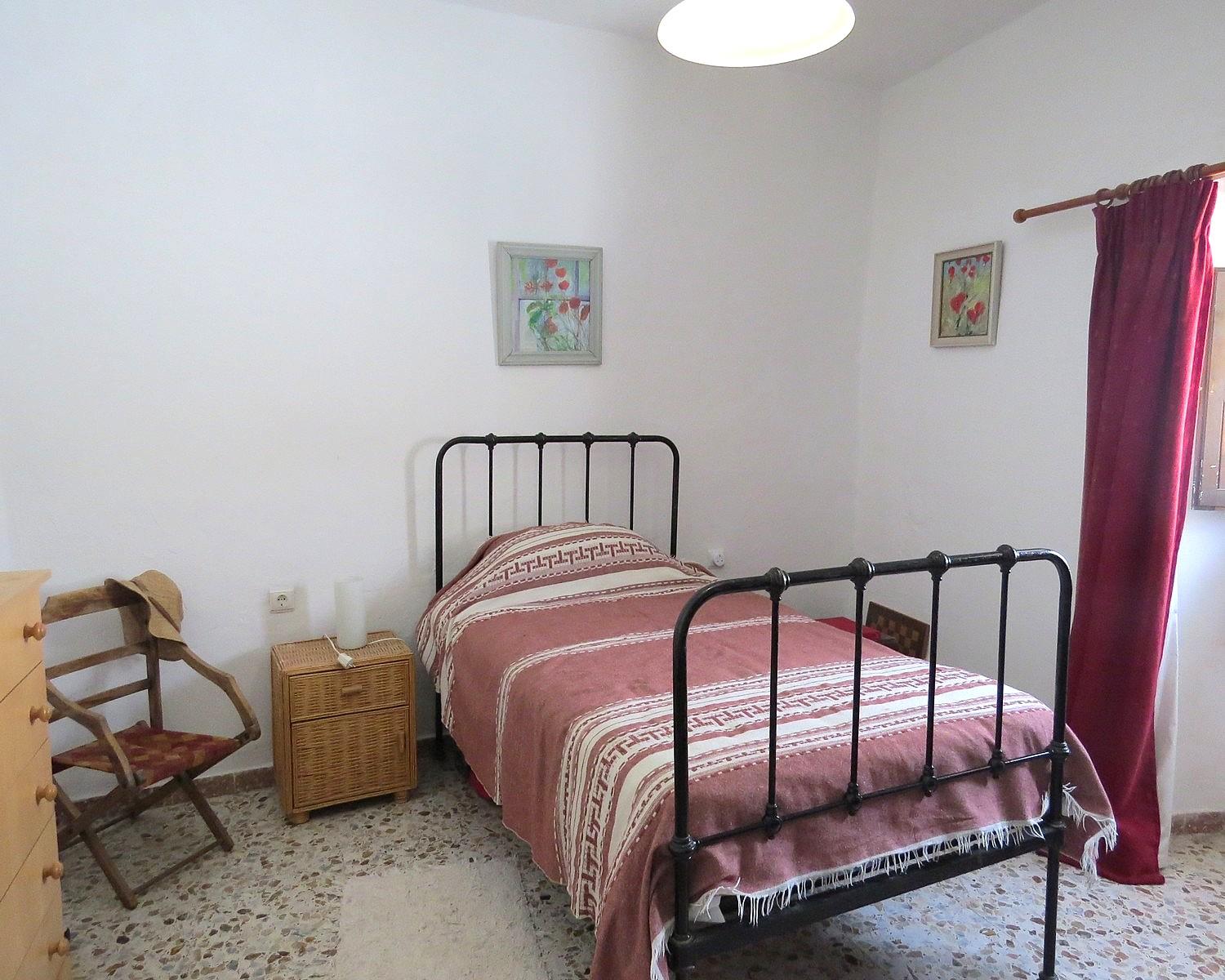 House for Sale in Cádiar