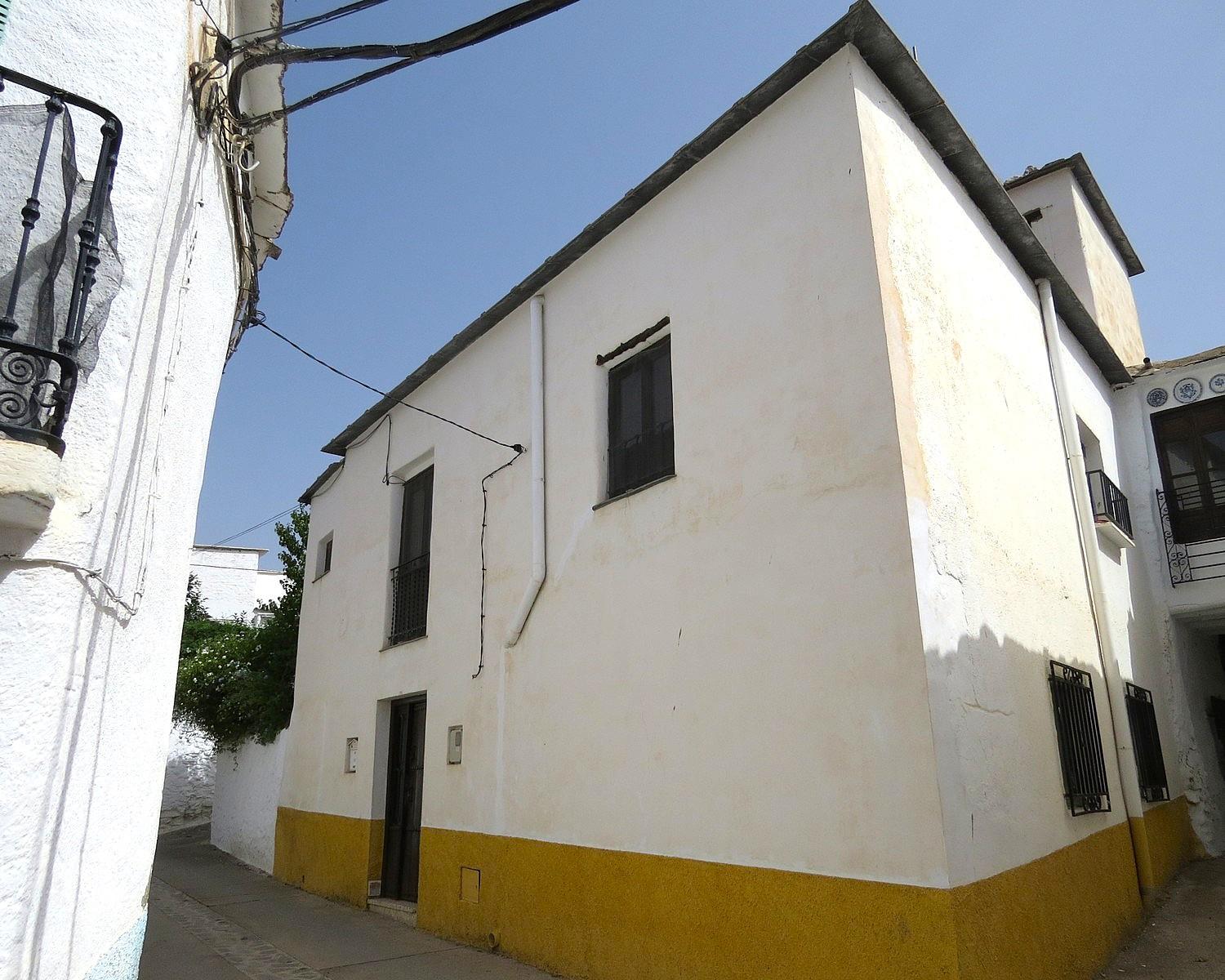 House for Sale in Cádiar