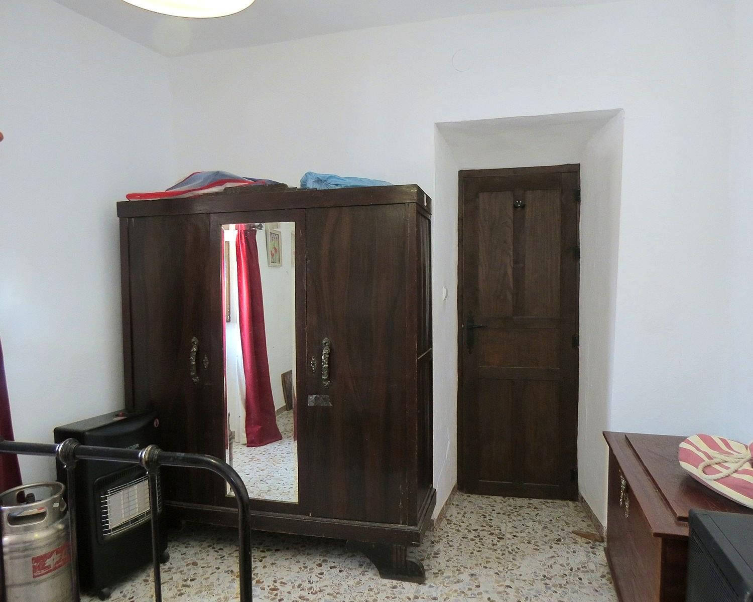 House for Sale in Cádiar