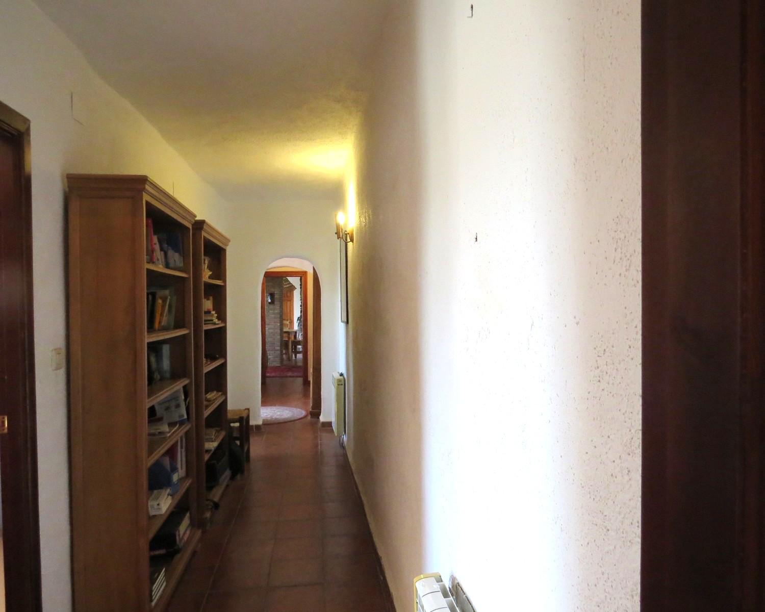 House for Sale in Válor