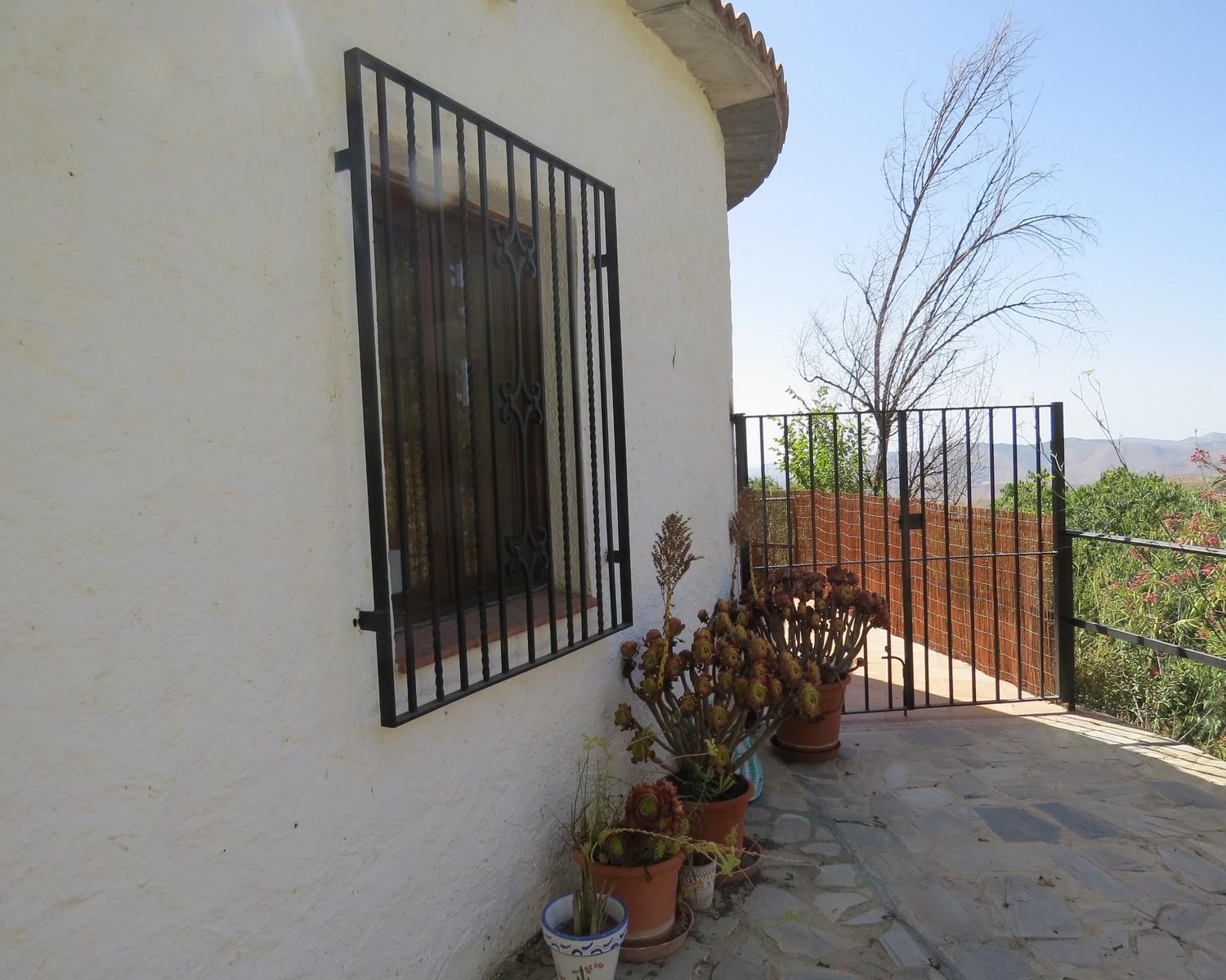 House for Sale in Válor