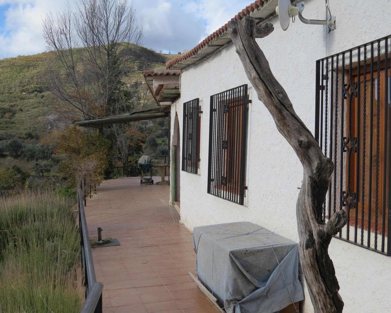 House for Sale in Válor