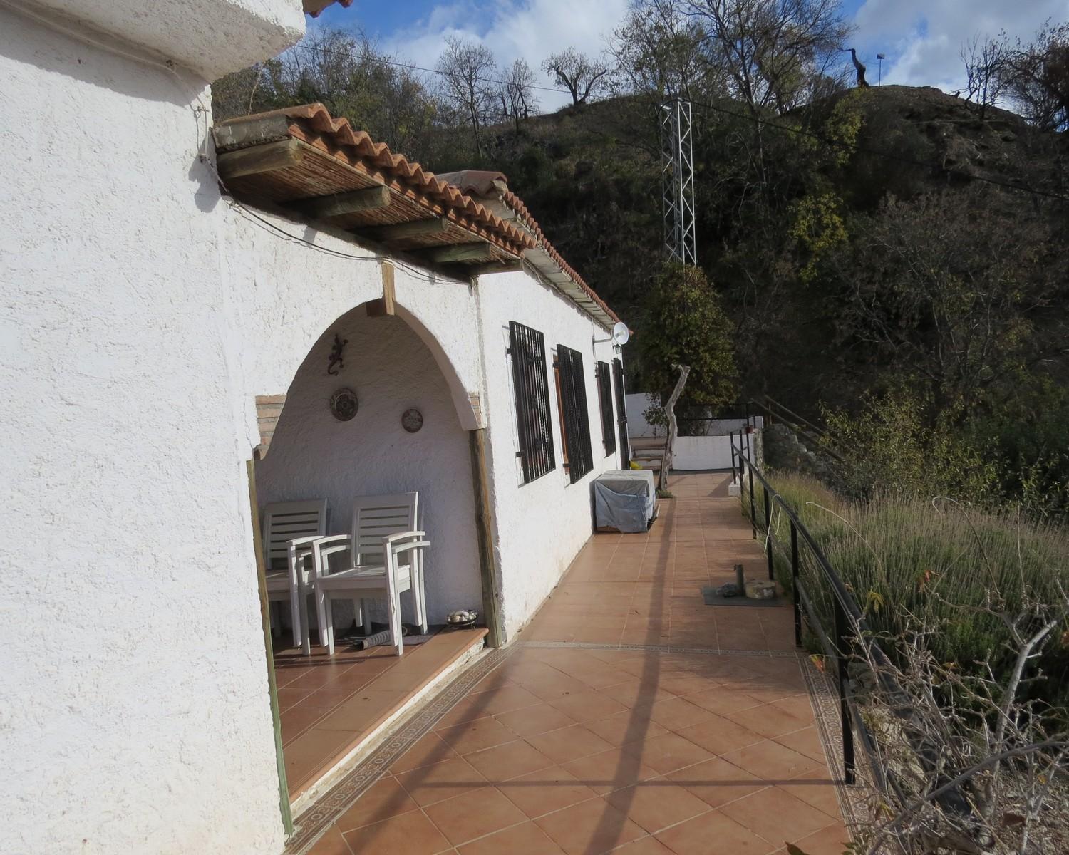 House for Sale in Válor