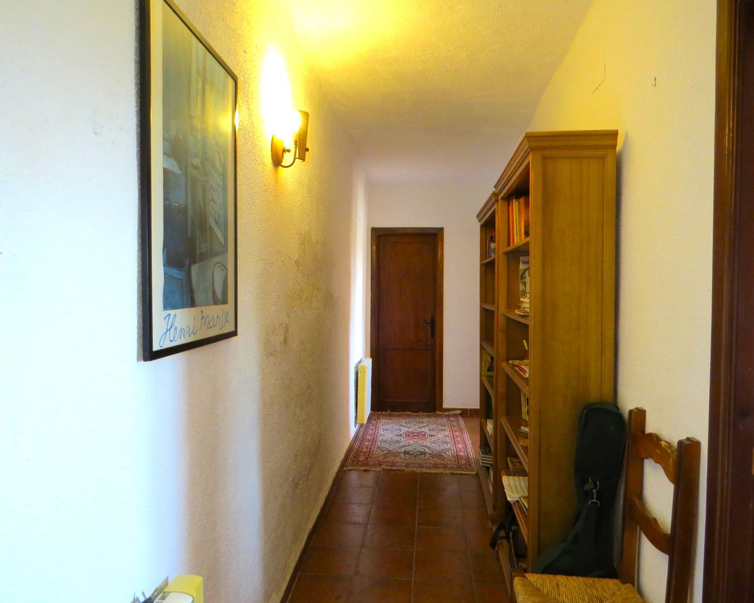 House for Sale in Válor