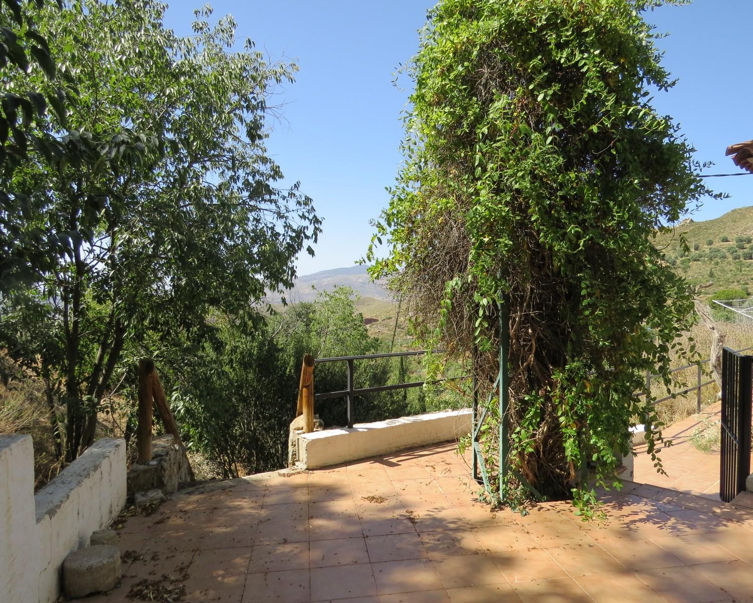 House for Sale in Válor