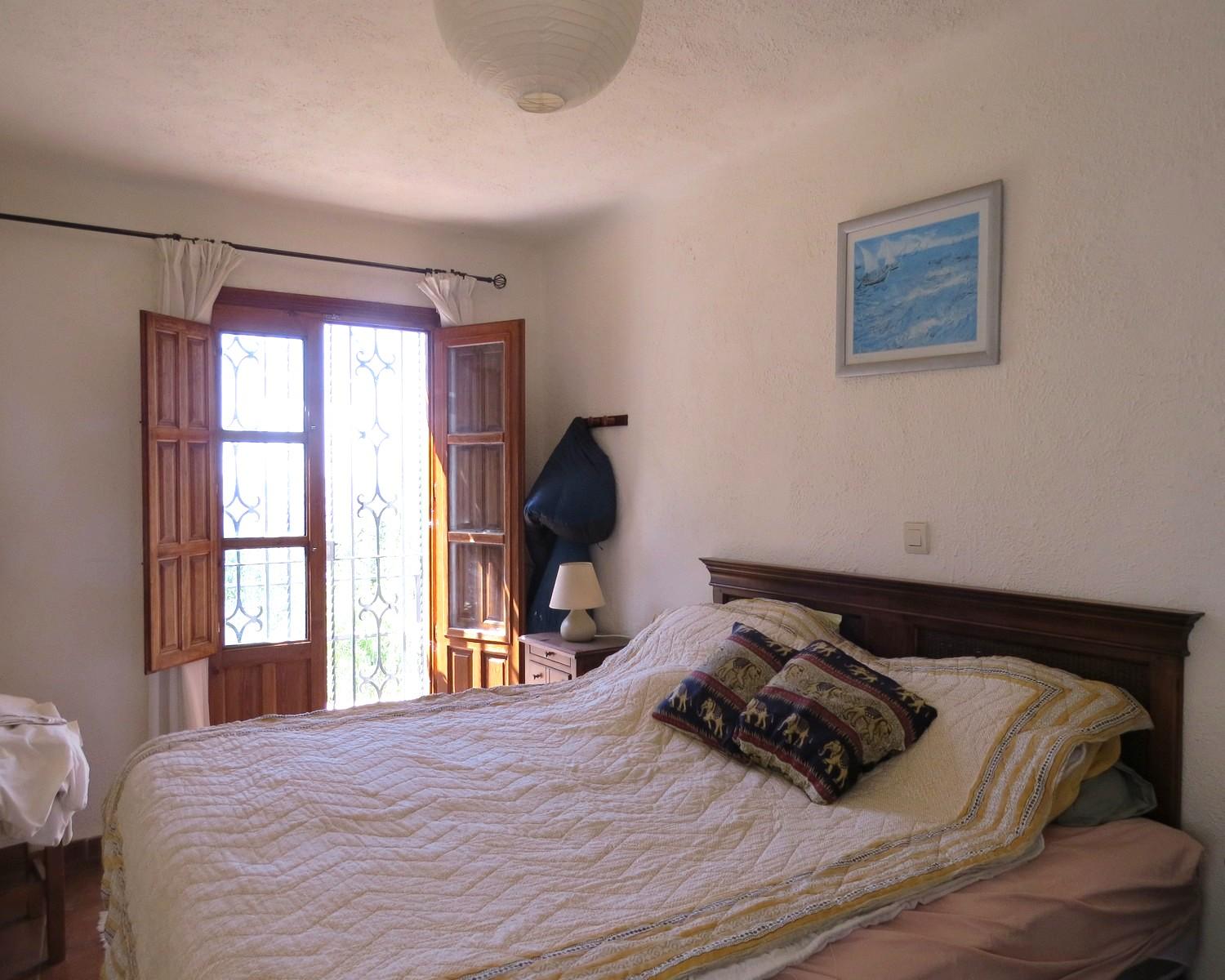 House for Sale in Válor