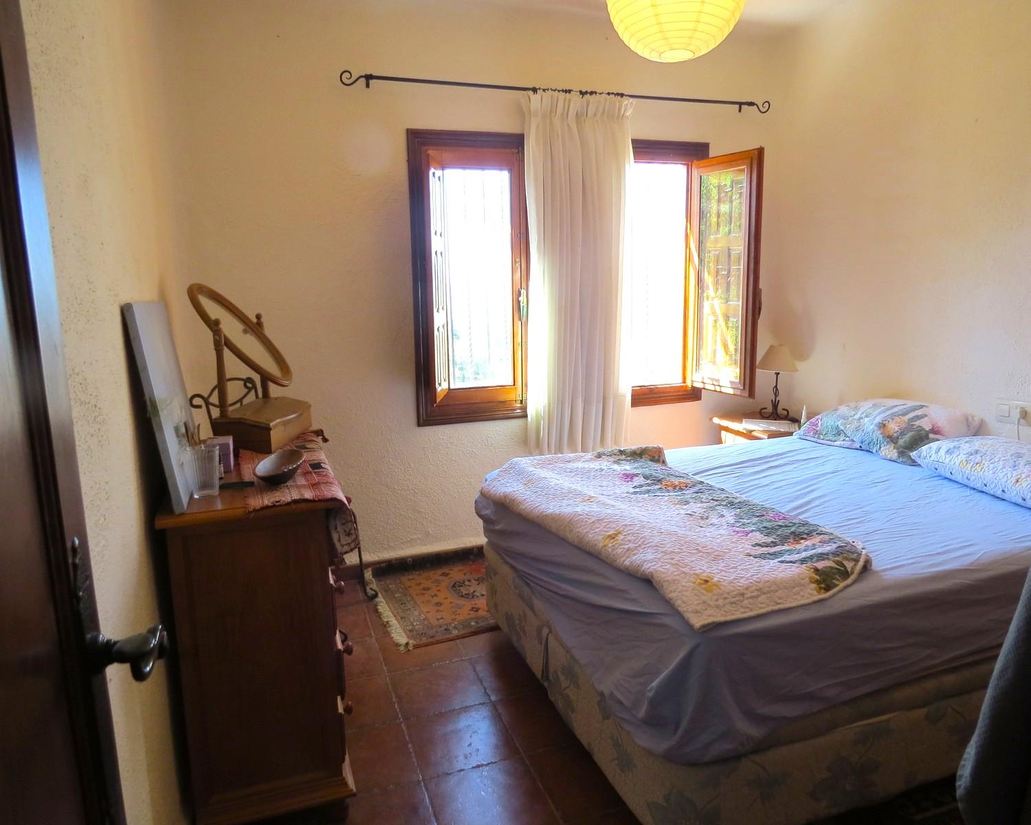 House for Sale in Válor