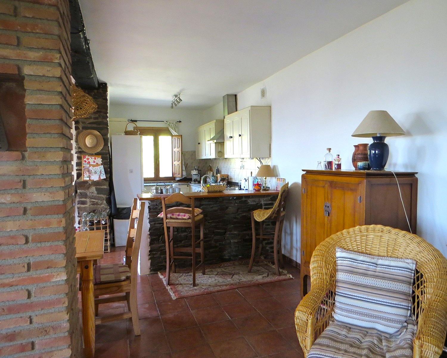 House for Sale in Válor