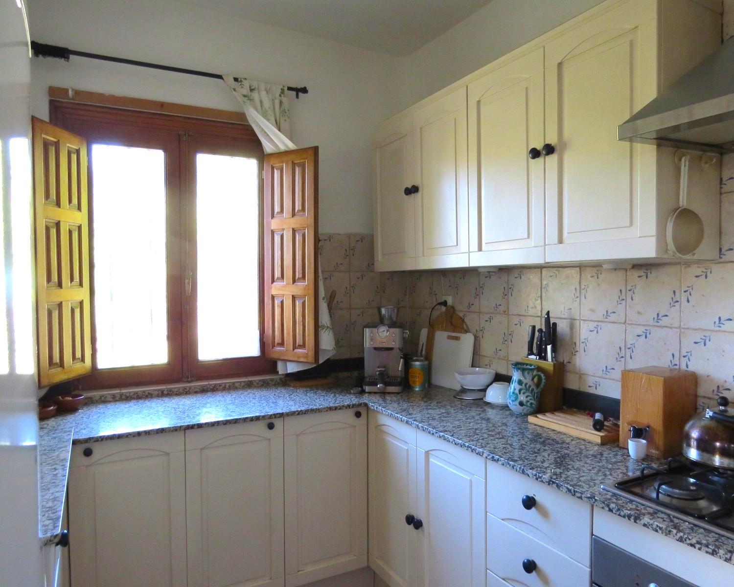 House for Sale in Válor