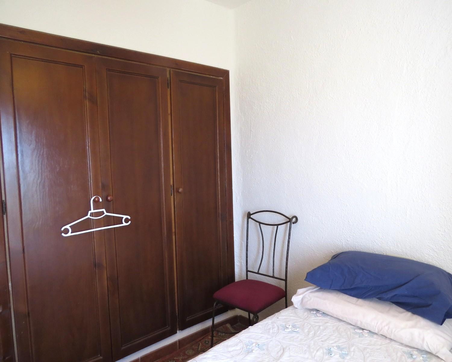 House for Sale in Válor