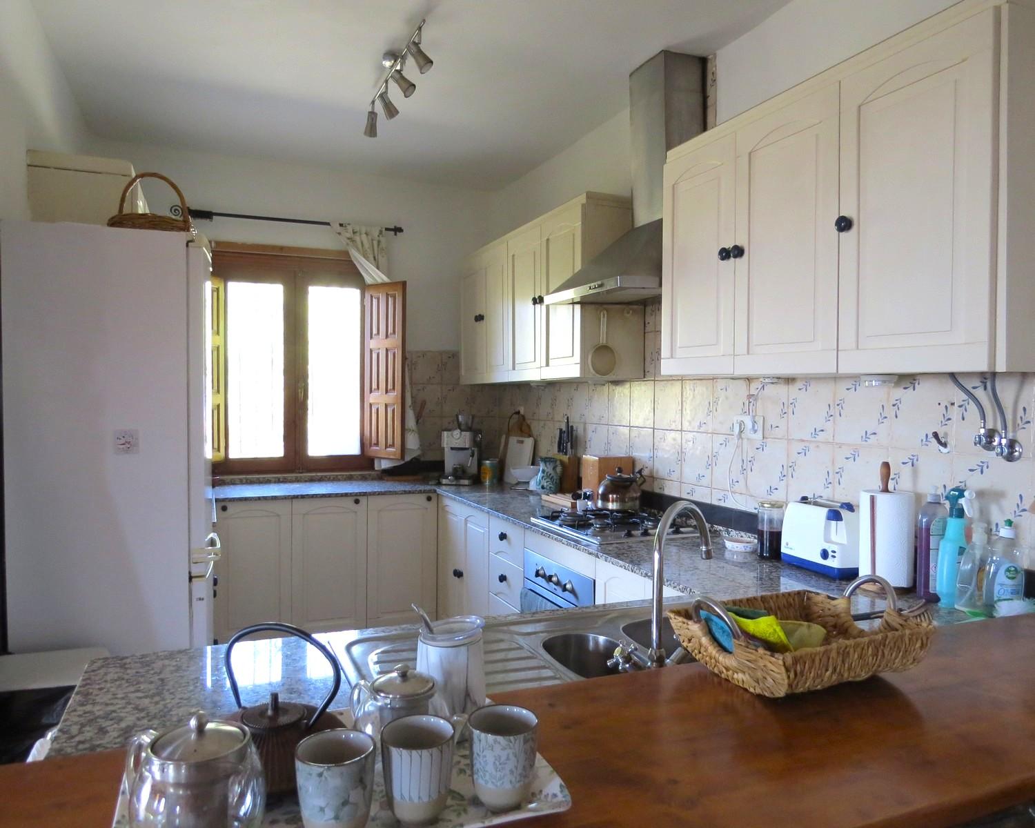 House for Sale in Válor