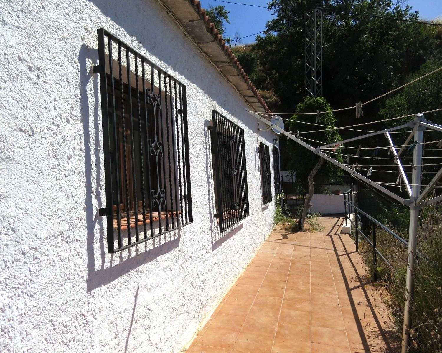 House for Sale in Válor