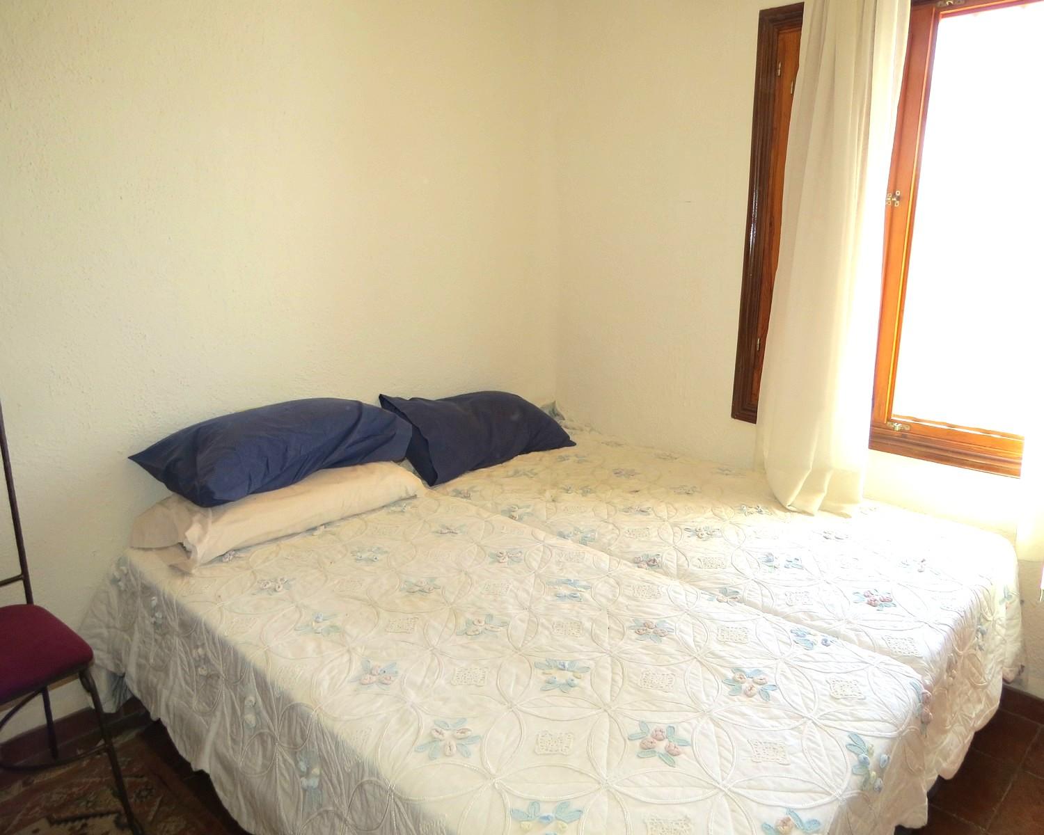 House for Sale in Válor