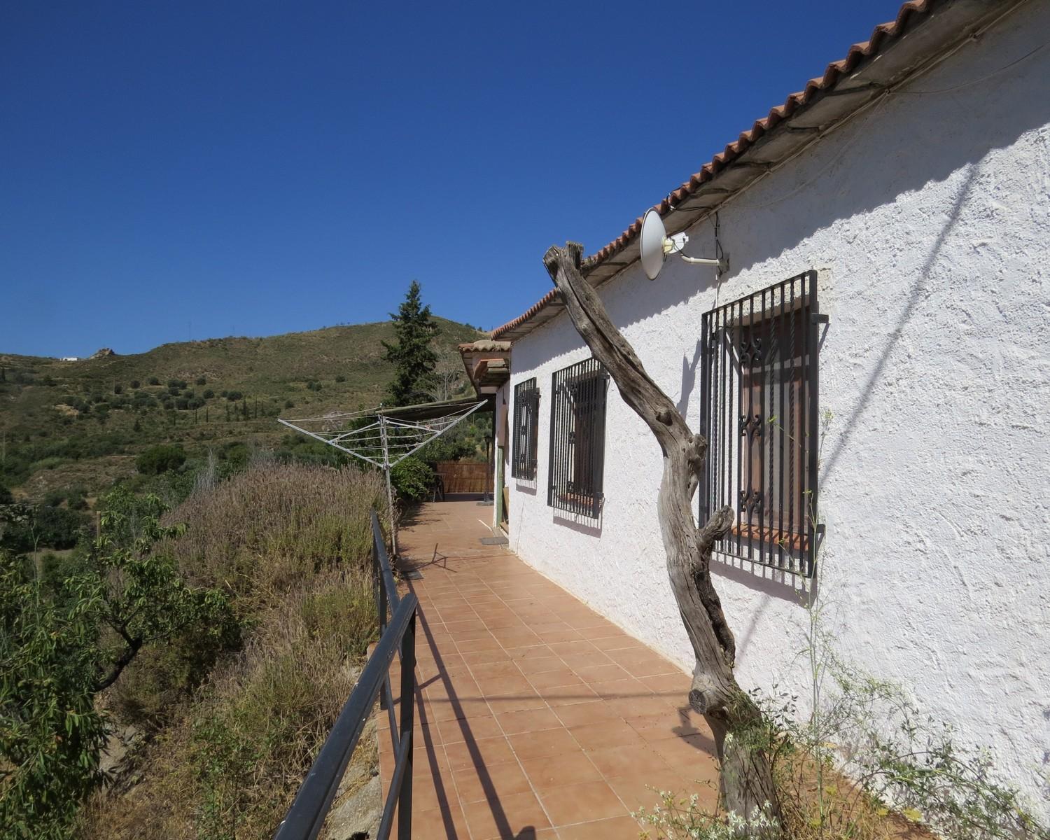 House for Sale in Válor