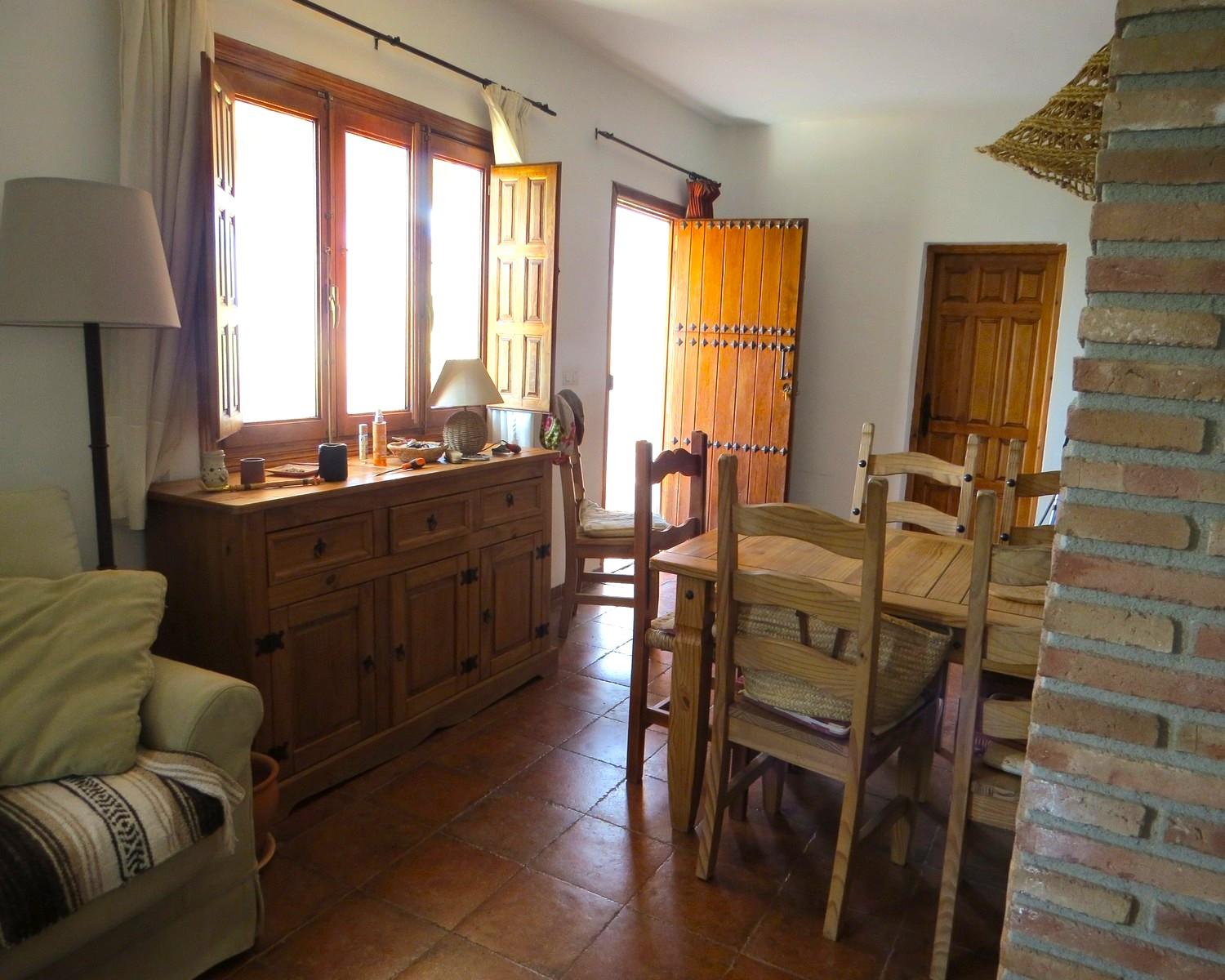 House for Sale in Válor