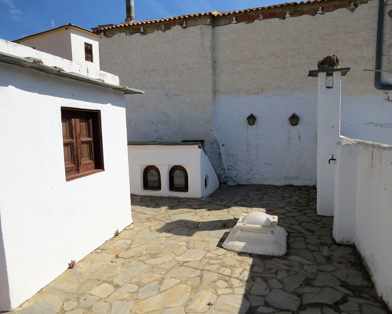 House for Sale in Cádiar