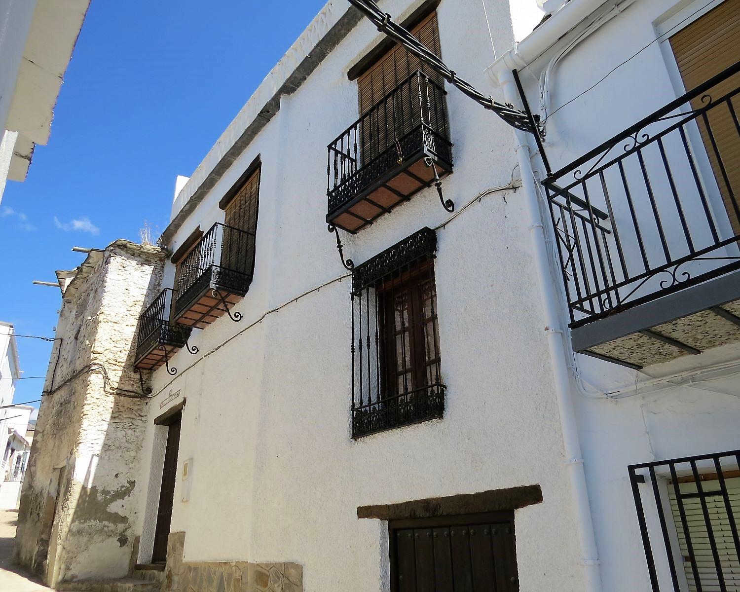 House for Sale in Cádiar