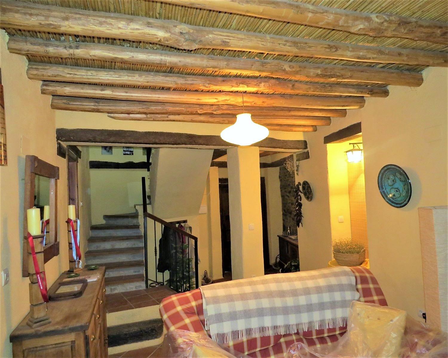 House for Sale in Cádiar