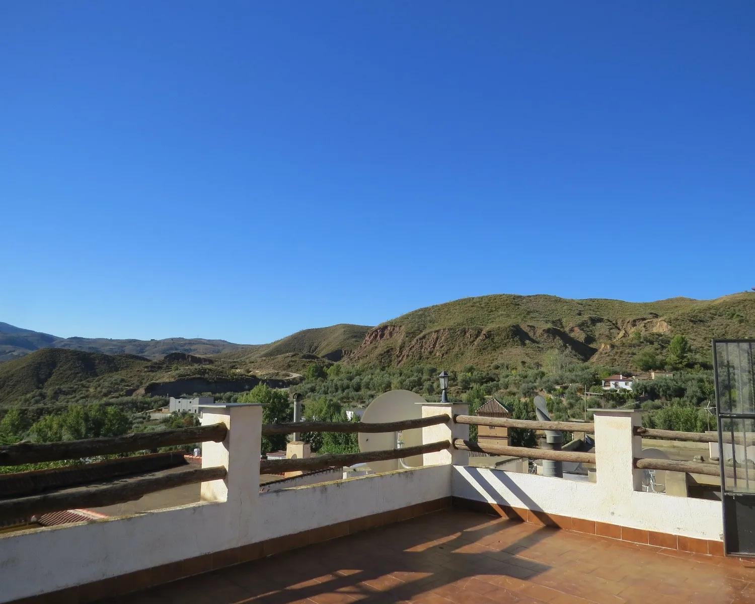 House for Sale in Cádiar