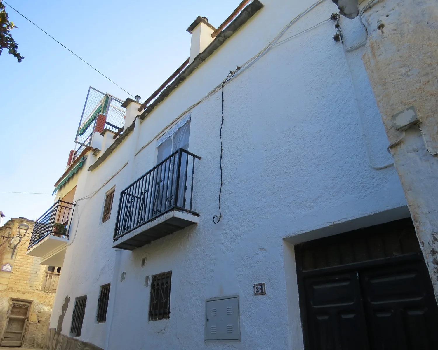 House for Sale in Cádiar