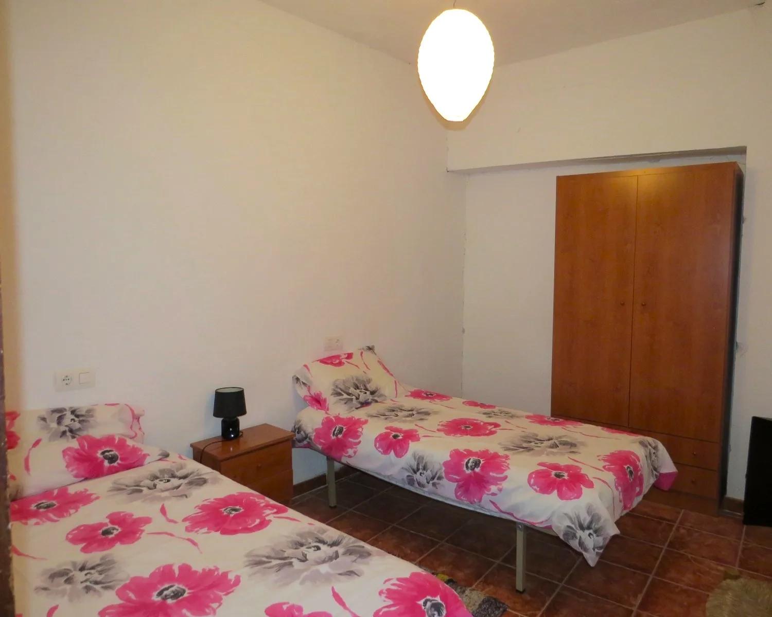 House for Sale in Cádiar
