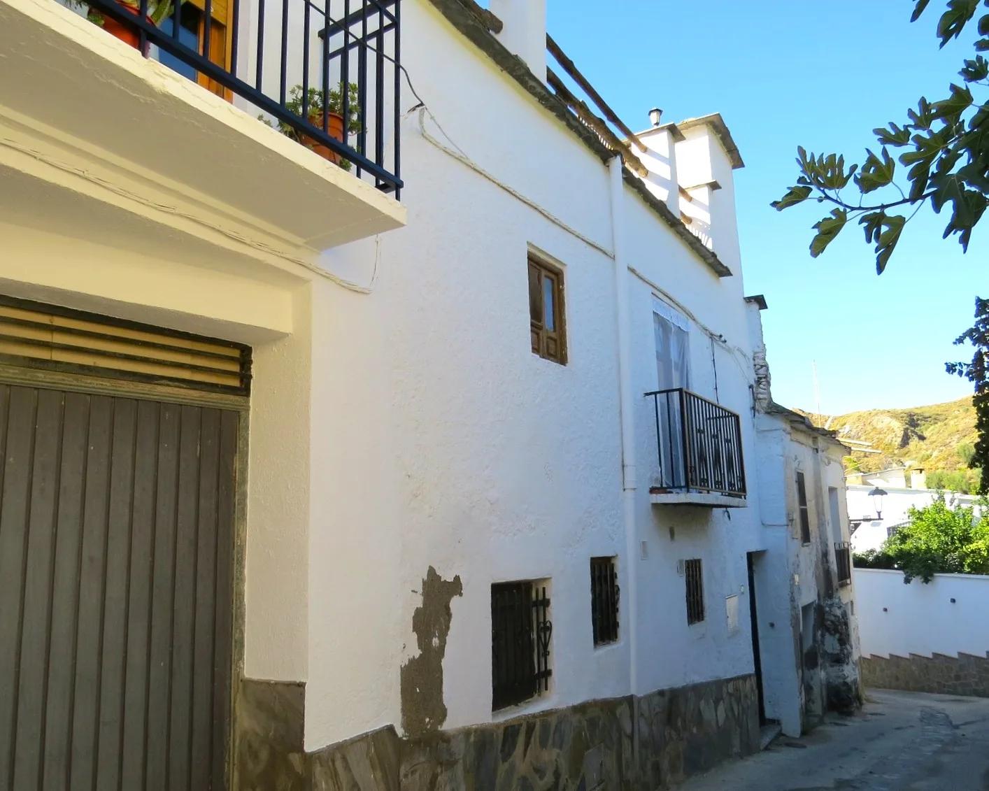 House for Sale in Cádiar