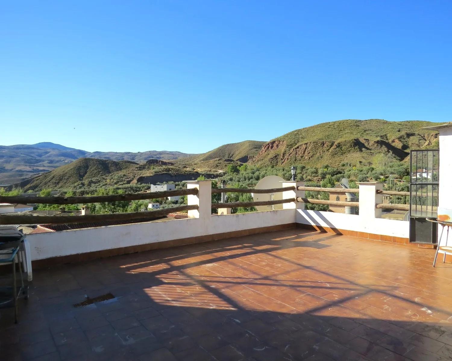 House for Sale in Cádiar