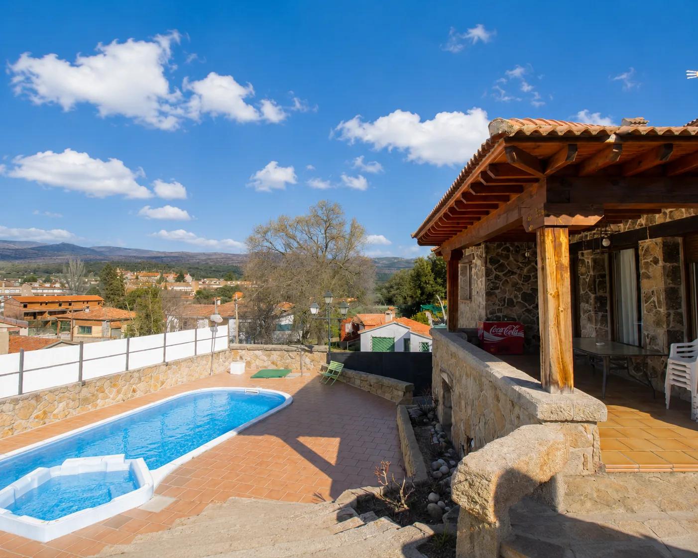 Finca en Venta en Navaluenga