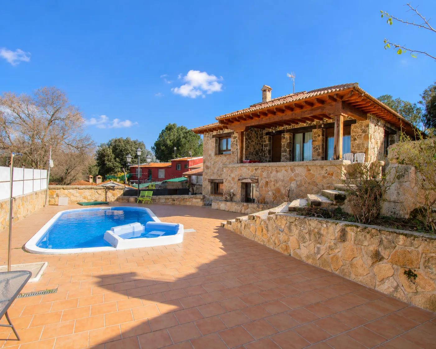 Finca en Venta en Navaluenga