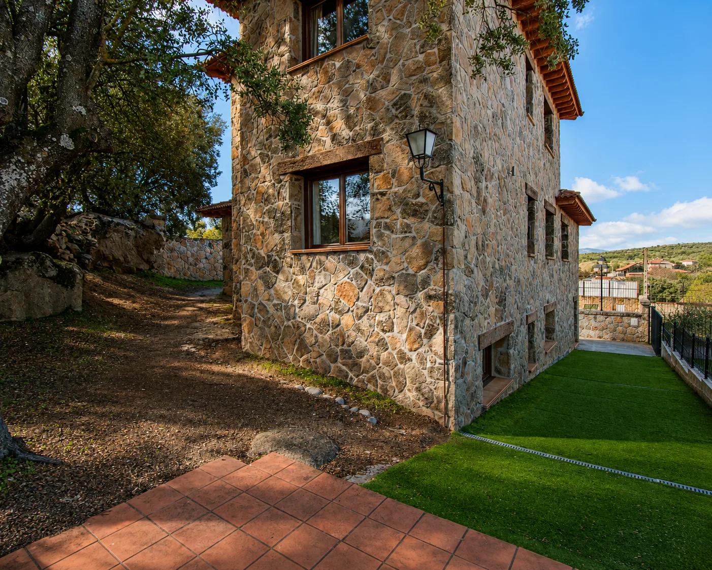 Finca en Venta en Navaluenga