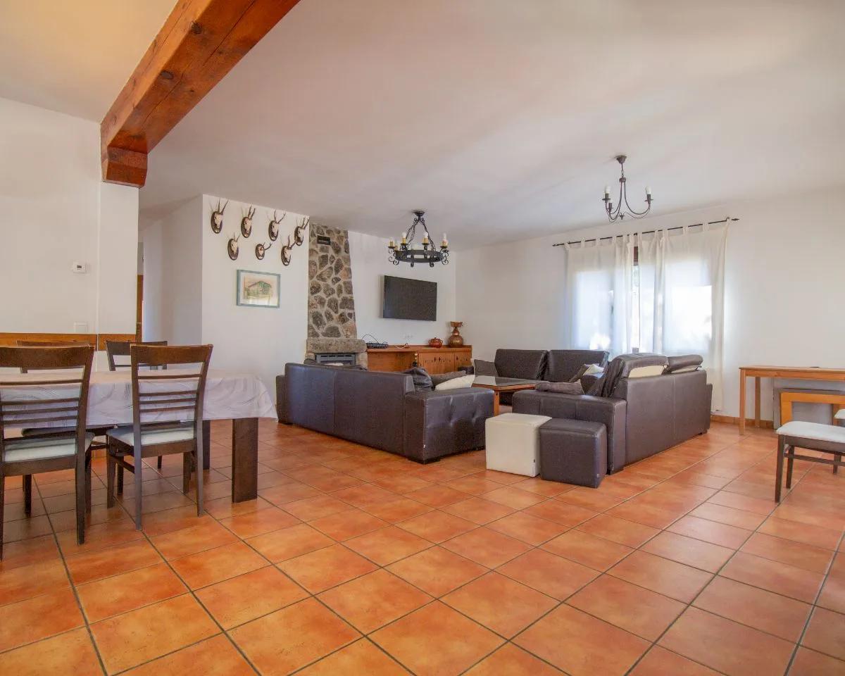 Finca en Venta en Navaluenga