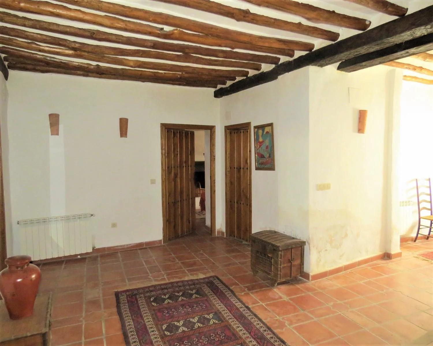 House for Sale in Cástaras