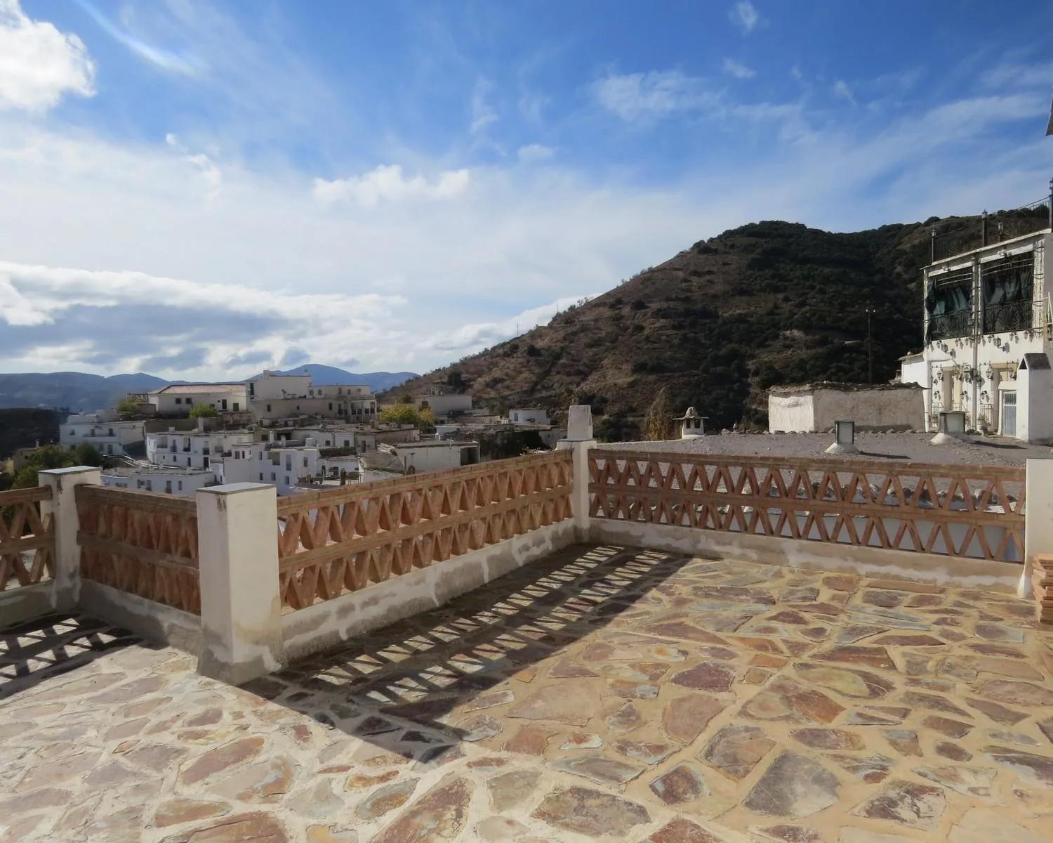 House for Sale in Cástaras