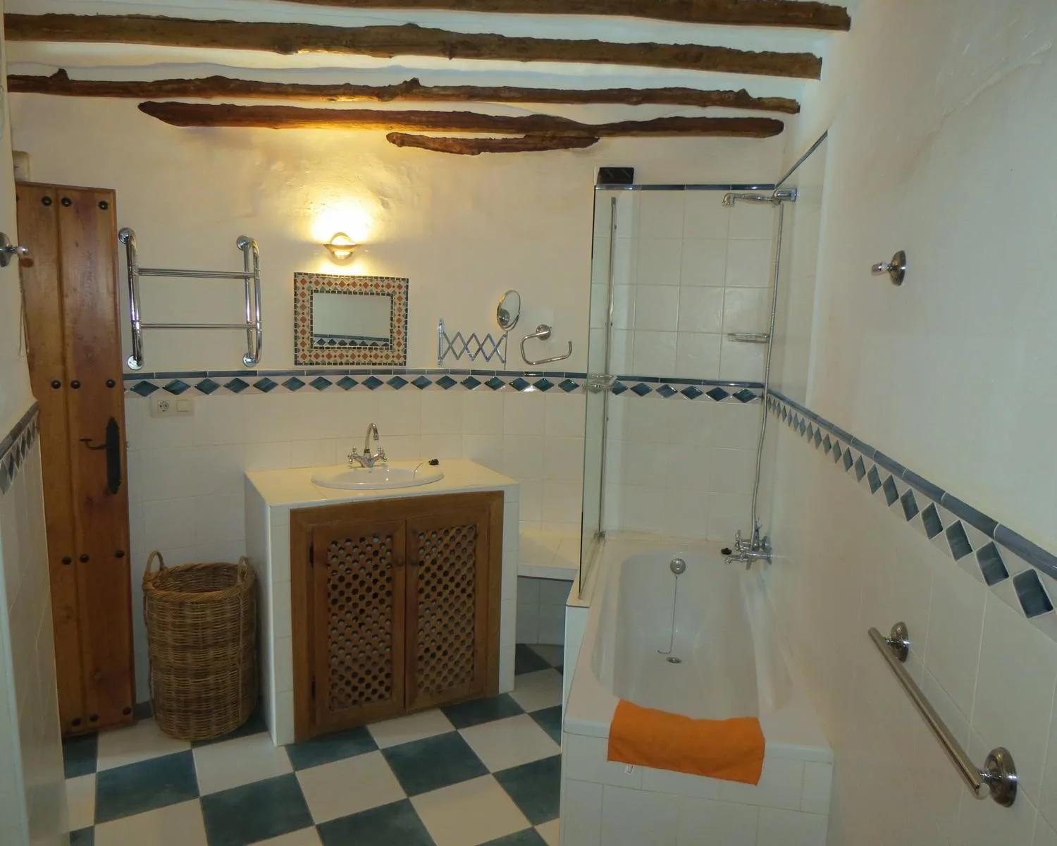 House for Sale in Cástaras