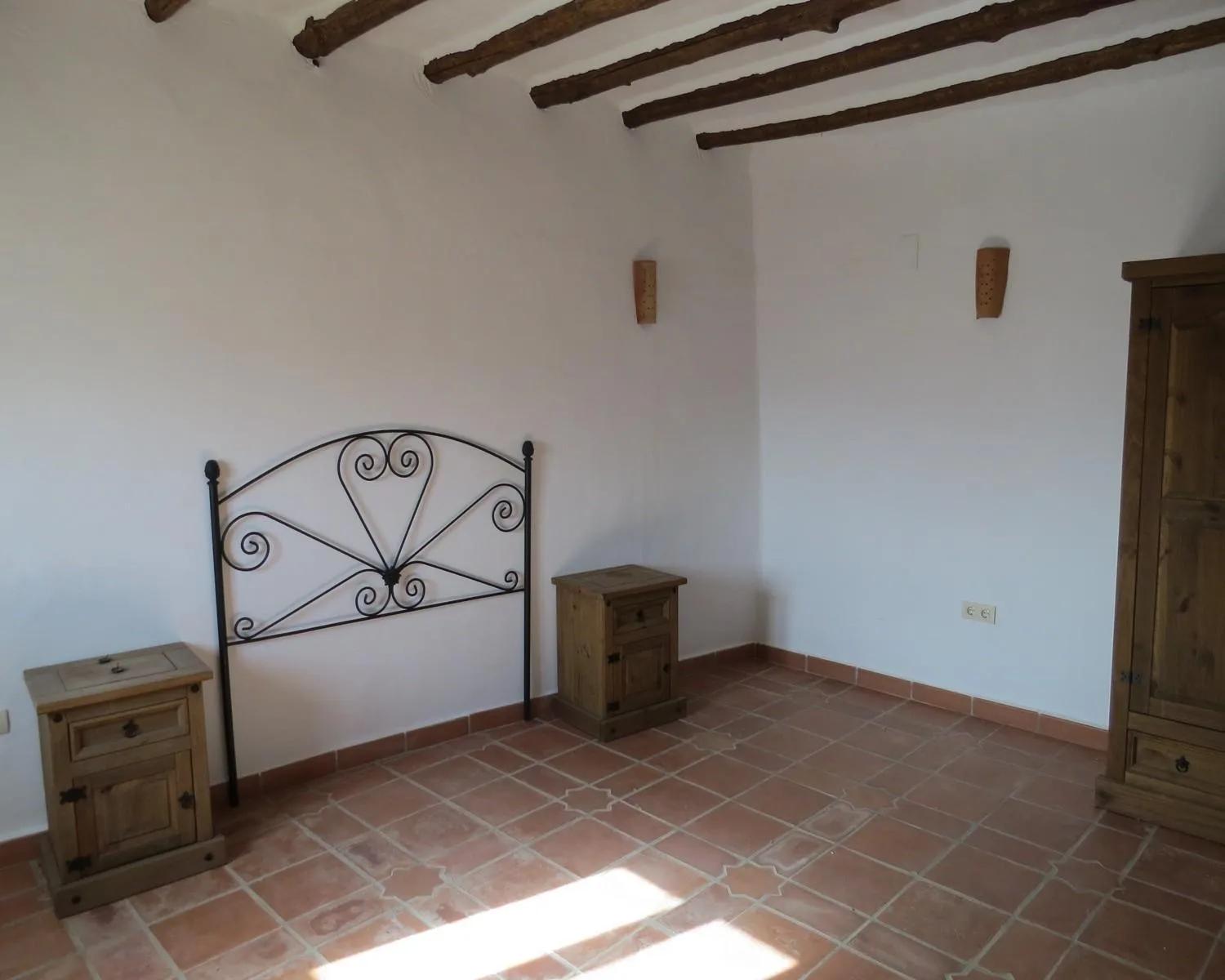 House for Sale in Cástaras